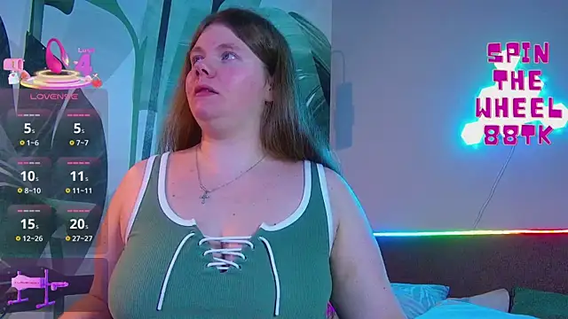 Snapshot of RubyValen chatting on 12, 11, 2025 RubyValen online show from 12, 11, 2025