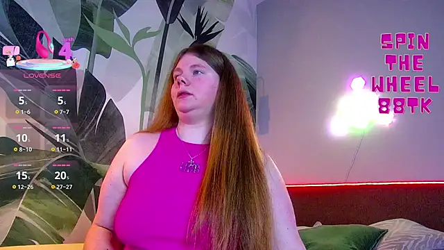 Snapshot of RubyValen chatting on 17, 11, 2025 RubyValen online show from 17, 11, 2025