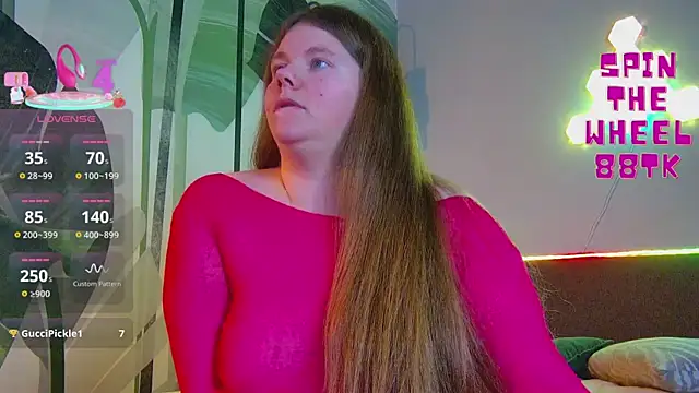 Snapshot of RubyValen chatting on 1, 12, 2025 RubyValen online show from 1, 12, 2025