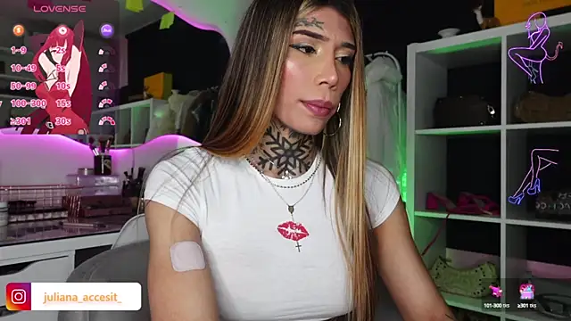 Snapshot of caroline_cossei chatting on 15, 1, 2025 caroline cossei online show from 15, 1, 2025