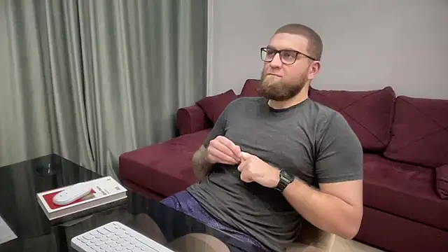 Bear bear  online show from 9, 3, 2025