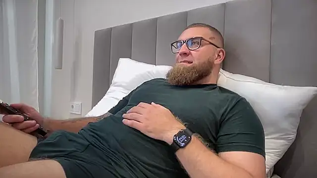 Bear bear  online show from 30, 9, 2025