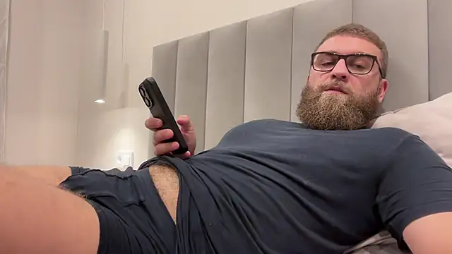 Bear bear  online show from 26, 11, 2025