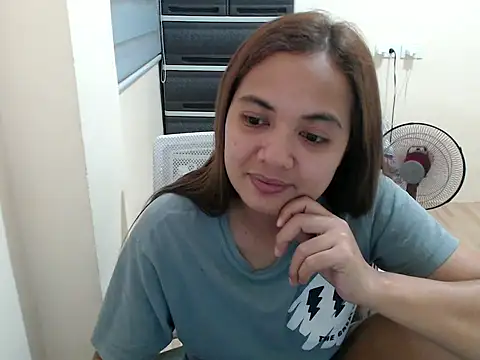 Snapshot of xTheLastVIRGINx chatting on 28, 4, 2026 xTheLastVIRGINx online show from 28, 4, 2026