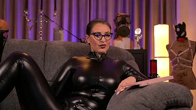 Snapshot of kelly_kent chatting on 8, 12, 2024 kelly kent online show from 8, 12, 2024