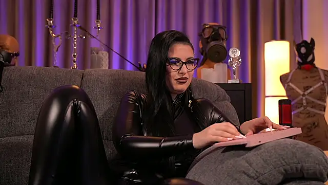 Snapshot of kelly_kent chatting on 13, 12, 2024 kelly kent online show from 13, 12, 2024