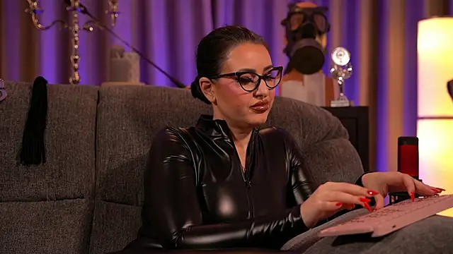 Snapshot of kelly_kent chatting on 28, 1, 2025 kelly kent online show from 28, 1, 2025