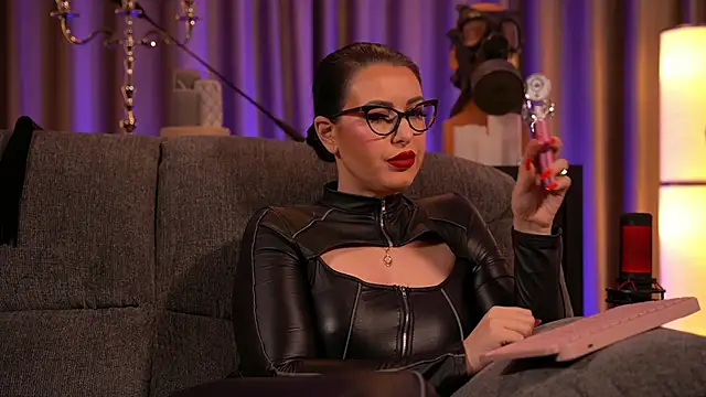 Snapshot of kelly_kent chatting on 3, 2, 2025 kelly kent online show from 3, 2, 2025