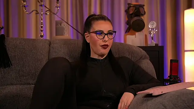 Snapshot of kelly_kent chatting on 13, 2, 2025 kelly kent online show from 13, 2, 2025