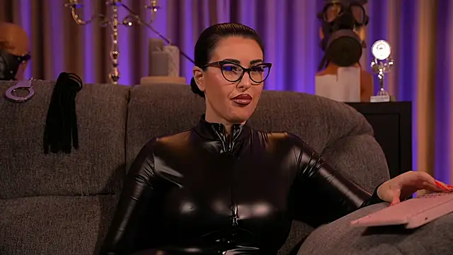 Snapshot of kelly_kent chatting on 28, 2, 2025 kelly kent online show from 28, 2, 2025