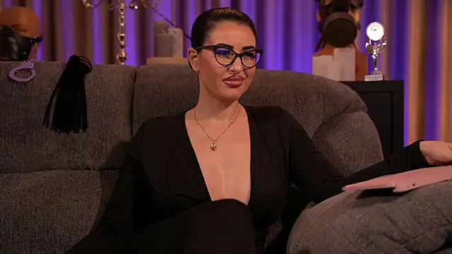 Snapshot of kelly_kent chatting on 4, 3, 2025 kelly kent online show from 4, 3, 2025