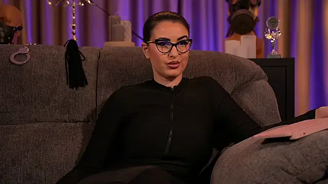 Snapshot of kelly_kent chatting on 7, 3, 2025 kelly kent online show from 7, 3, 2025