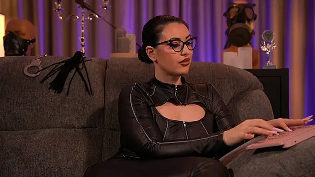 Snapshot of kelly_kent chatting on 9, 3, 2025 kelly kent online show from 9, 3, 2025