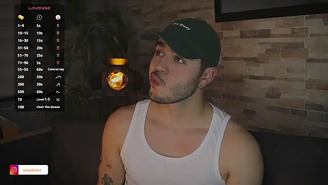 Arkaikomz online show from 1, 2, 2025