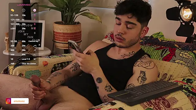 Arkaikomz online show from 13, 2, 2025