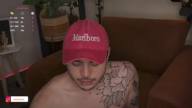 Snapshot of Arkaikomz chatting on 9, 3, 2025 Arkaikomz online show from 9, 3, 2025