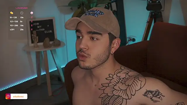 Snapshot of Arkaikomz chatting on 9, 3, 2025 Arkaikomz online show from 9, 3, 2025