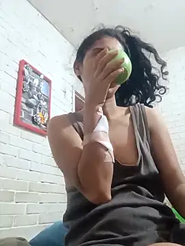 Snapshot of valeriaswang_Lucas chatting on 5, 4, 2026 valeriaswang Lucas online show from 5, 4, 2026