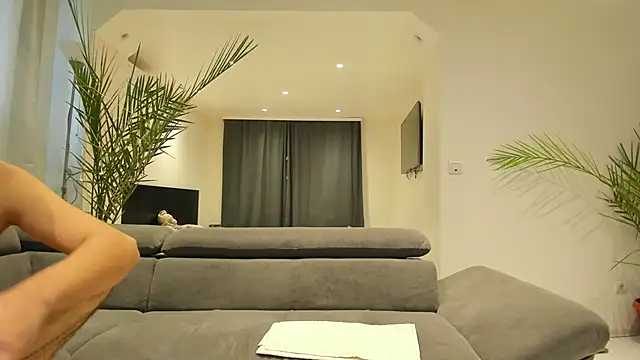 MissPanthera online show from 2, 1, 2025