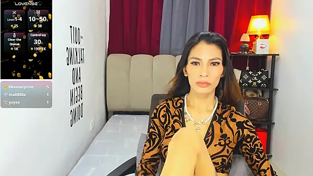 Snapshot of Trixie_Mattel21 chatting on 11, 3, 2025 Trixie Mattel21 online show from 11, 3, 2025