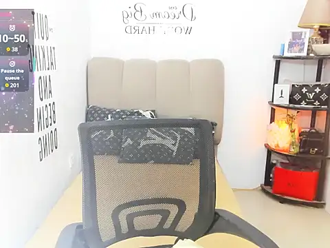 Trixie Mattel21 online show from 11, 3, 2026