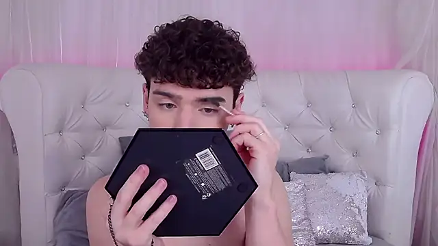 RobbyCharming online show from 15, 11, 2025