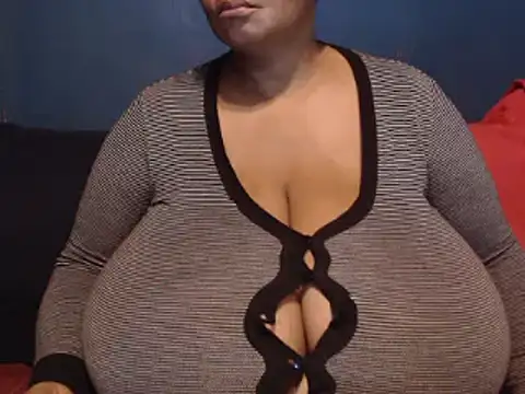 CUTEFIRMMELONSS online show from 13, 3, 2025