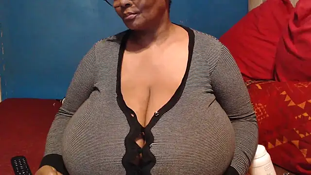 CUTEFIRMMELONSS online show from 21, 12, 2025