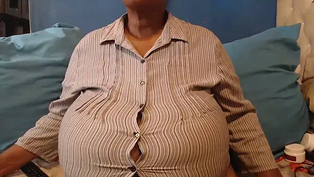 CUTEFIRMMELONSS online show from 6, 2, 2026