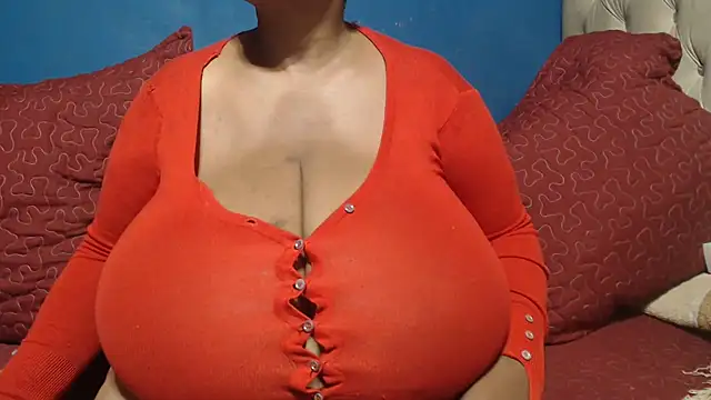 CUTEFIRMMELONSS online show from 12, 4, 2026