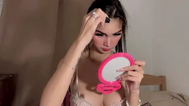 ehotlovea  online show from 26, 3, 2026