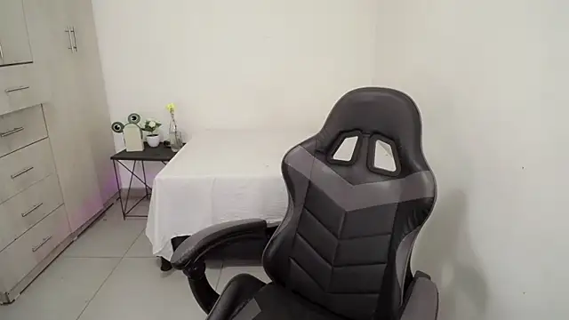 Snapshot of Youlittlepervertt_ chatting on 7, 2, 2026 Youlittlepervertt online show from 7, 2, 2026