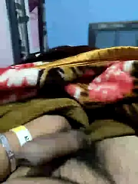 Snapshot of Deshilund9 chatting on 1, 1, 2025 Deshilund9 online show from 1, 1, 2025