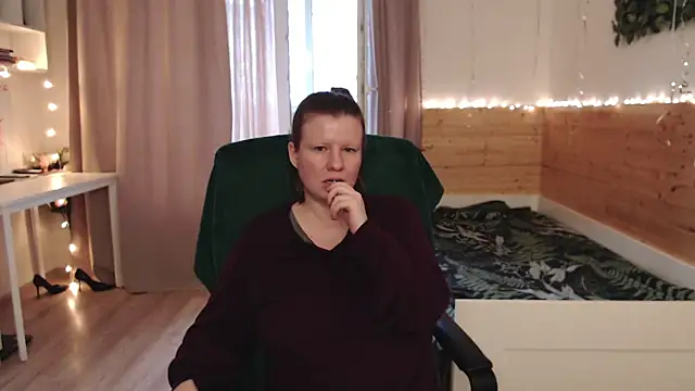 Snapshot of Exponent_5 chatting on 15, 5, 2026 Exponent 5 online show from 15, 5, 2026