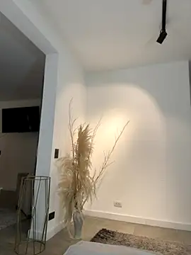 EllaSanz  online show from 9, 11, 2025