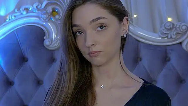 VirginieCruz online show from 3, 3, 2025