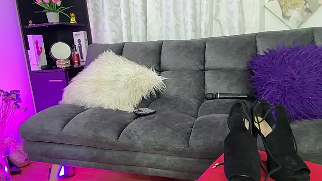 Karina Yang online show from 5, 3, 2026