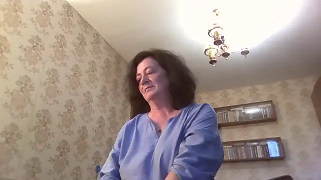Snapshot of GypsiQueen2 chatting on 7, 7, 2026 GypsiQueen2 online show from 7, 7, 2026
