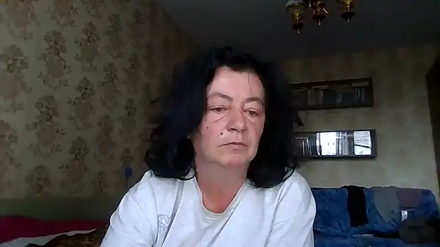 Snapshot of GypsiQueen2 chatting on 20, 7, 2026 GypsiQueen2 online show from 20, 7, 2026