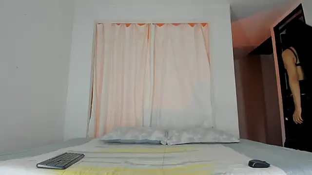 Fairycandyx online show from 18, 4, 2026