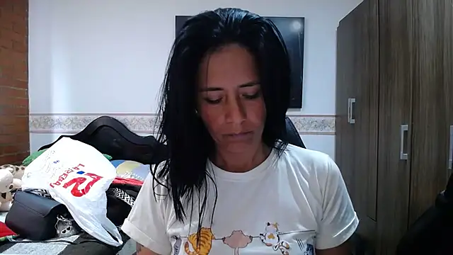Snapshot of sharoon_cheerry chatting on 7, 5, 2026 sharoon cheerry online show from 7, 5, 2026