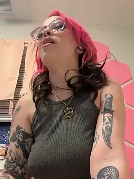 MissRomero online show from 10, 1, 2025