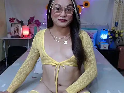 UrAsianPrincessDanie online show from 19, 7, 2026