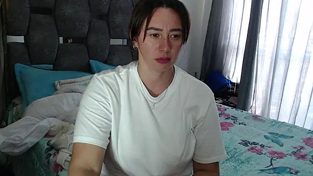 Snapshot of sara_hott_1 chatting on 26, 2, 2026 sara hott 1 online show from 26, 2, 2026