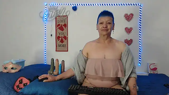 loquitaqueen011 online show from 9, 2, 2025