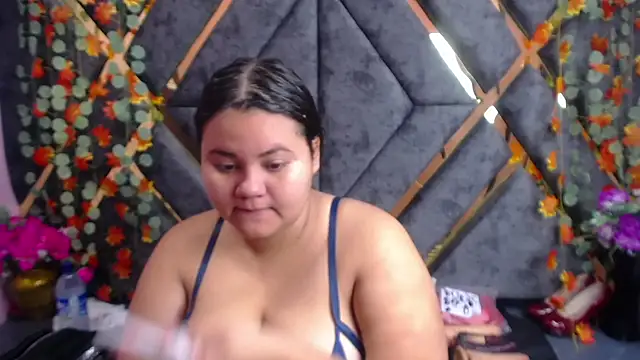 Snapshot of ValenTitis chatting on 2, 12, 2024 ValenTitis online show from 2, 12, 2024