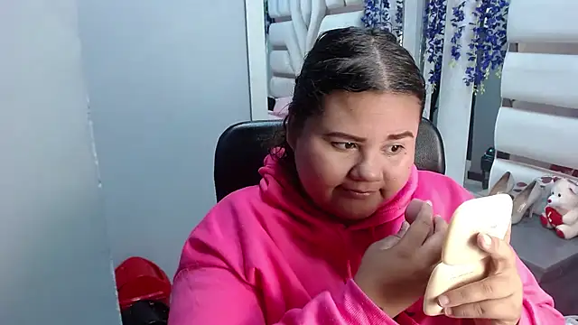 Snapshot of ValenTitis chatting on 15, 4, 2026 ValenTitis online show from 15, 4, 2026