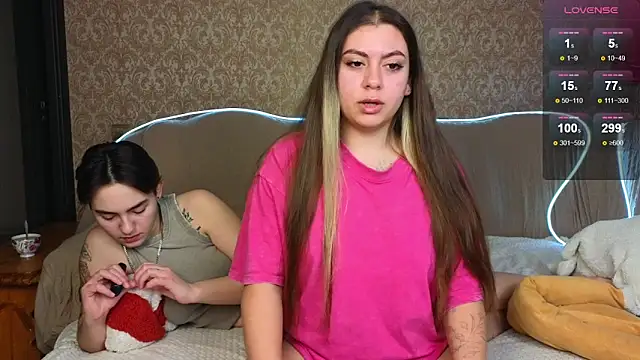 twobabesweet online show from 10, 1, 2025