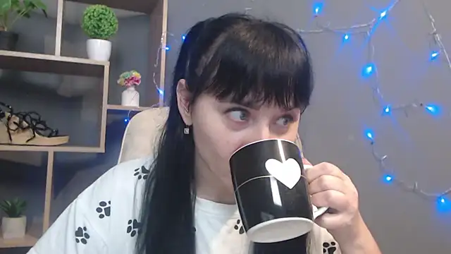 NinaFlawlees online show from 21, 11, 2025