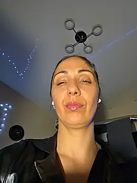 Snapshot of LeticiaWoods chatting on 18, 6, 2026 LeticiaWoods online show from 18, 6, 2026